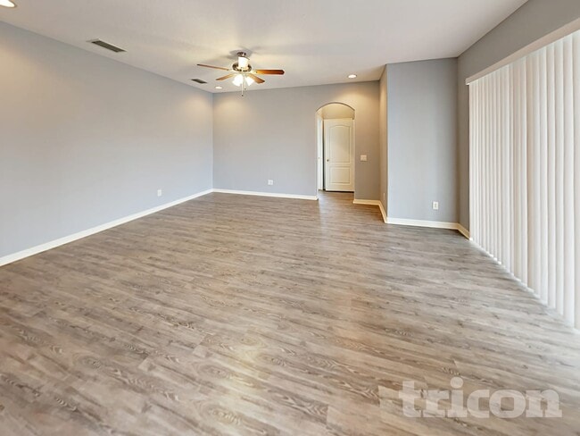 Foto del edificio - 9540 Baton Rouge Ln