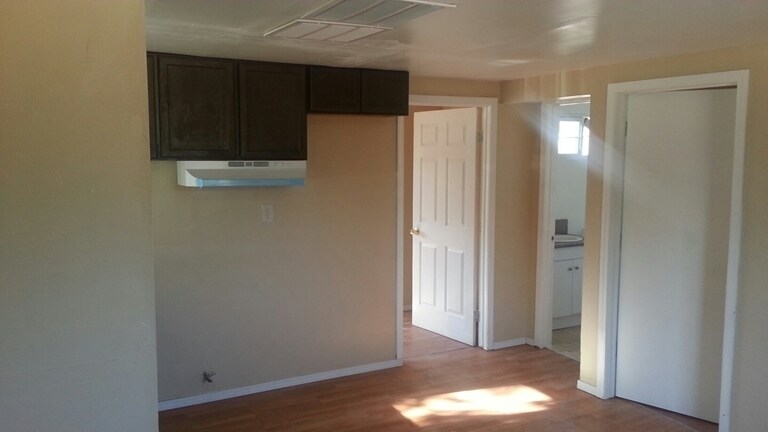 Interior Photo - 31 Ohio Dr