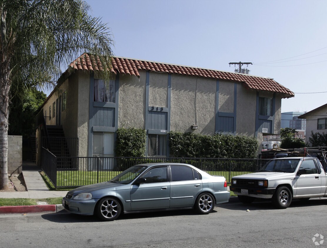 Building Photo - 313 W Elm St