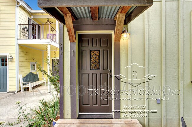 Foto del edificio - 219 Glenwood Rd