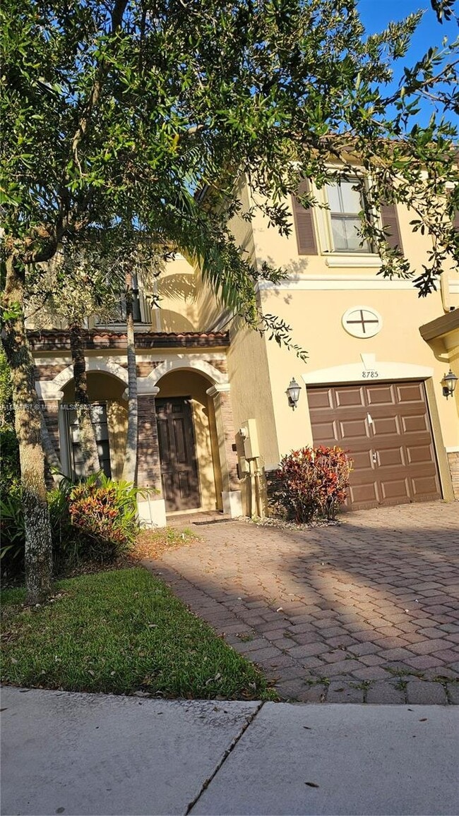 Foto del edificio - 8785 NW 116th Ct
