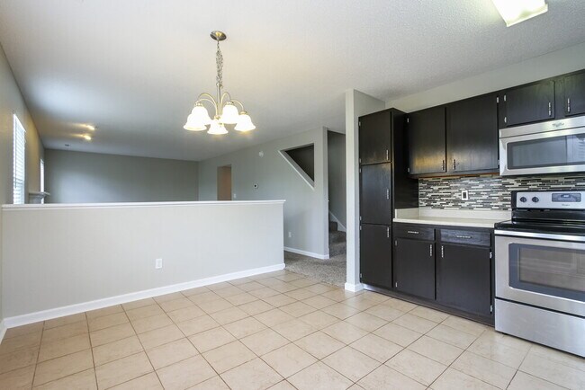 Building Photo - 713 Millbrook Dr
