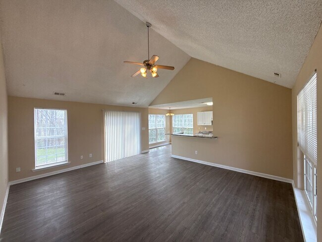 Foto del edificio - 507 Shafter Ct