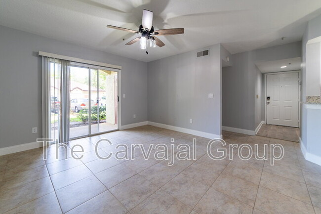 Building Photo - 725 Crest Pines Dr