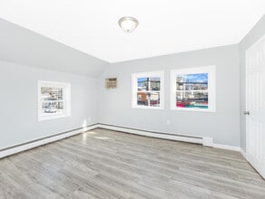 Building Photo - 555 Kimball Ave