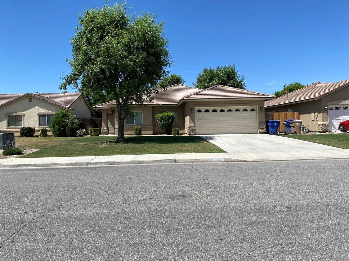 Foto principal - 3512 Chisholm Trail Ave