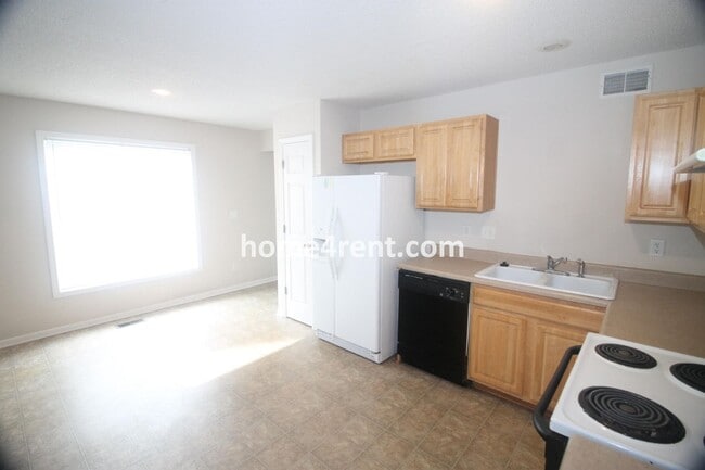 Building Photo - Minutes From Legends Shopping Center!