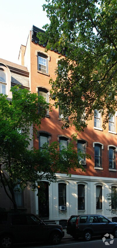 Building Photo - 2018 Spruce St