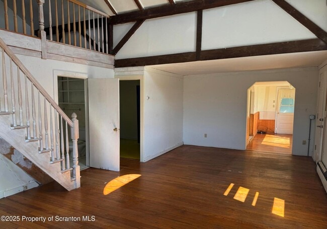 Foto del edificio - 394 Dennis Rd