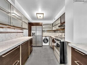 Building Photo - 6770 Indian Creek Dr