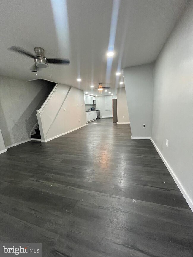 Foto del edificio - 2211 Hobson St