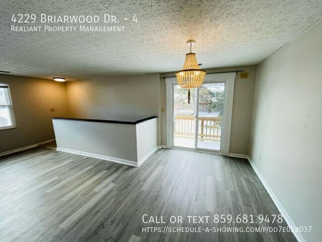 Foto del edificio - 4229 Briarwood Dr