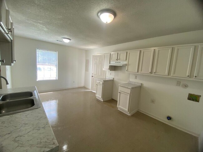 Photo - 3368 Rockwood Ave House