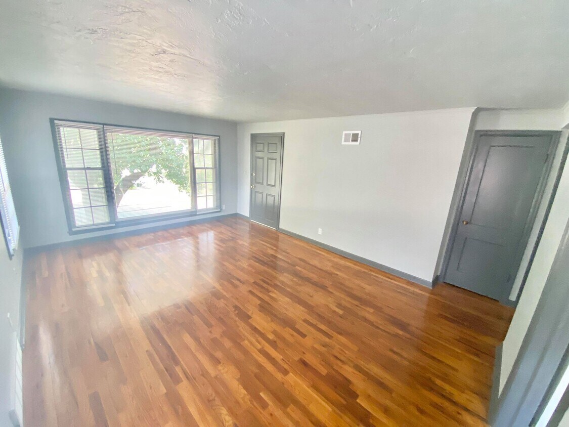 Foto principal - 5127 Maple St