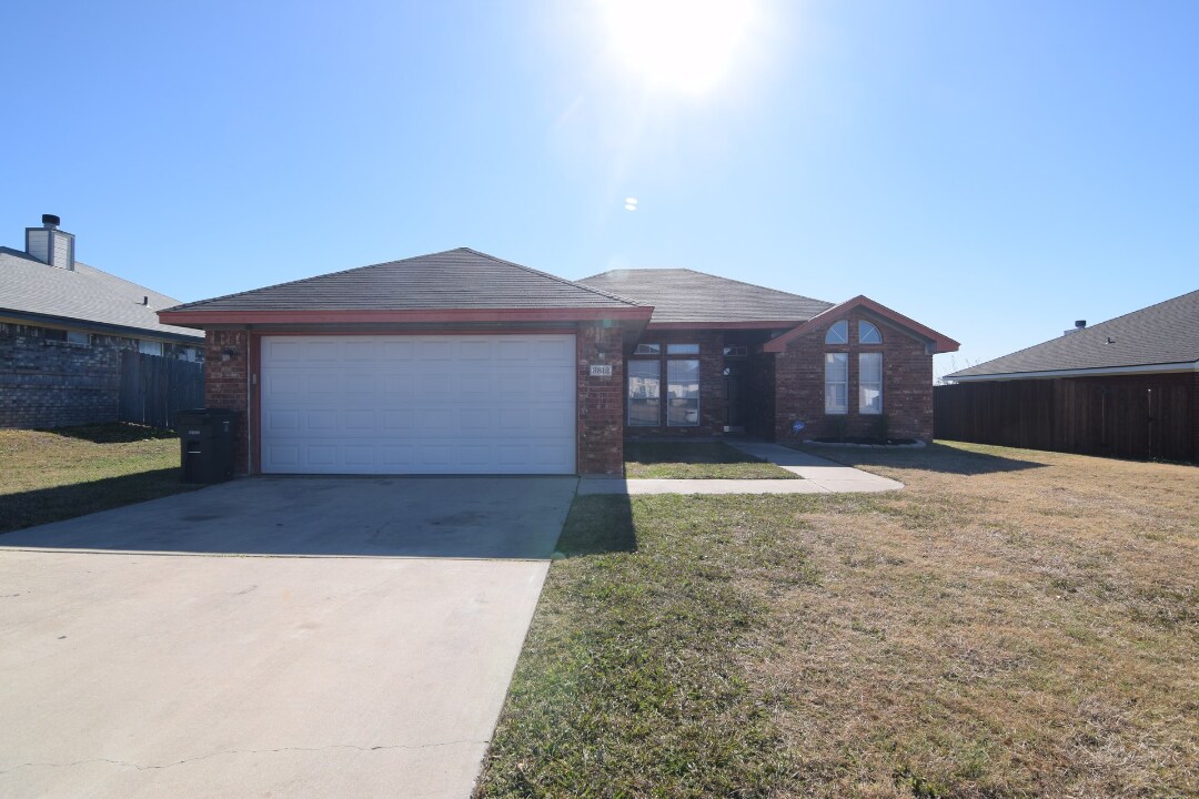 Primary Photo - 3812 Oak Valley Dr