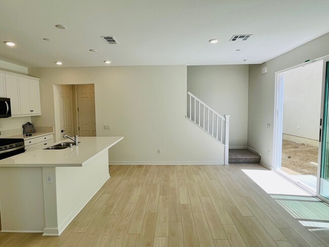 Building Photo - 27057 Trail View Ln