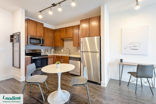 Foto del edificio - 5275 Town and Country Blvd