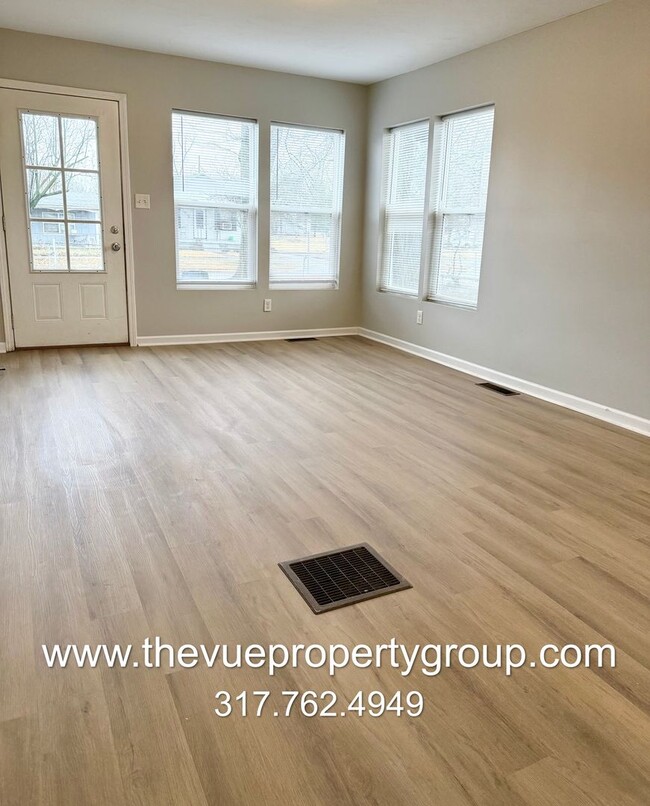 Building Photo - Newly Renovated 2-bedroom, 1-bath on the N...