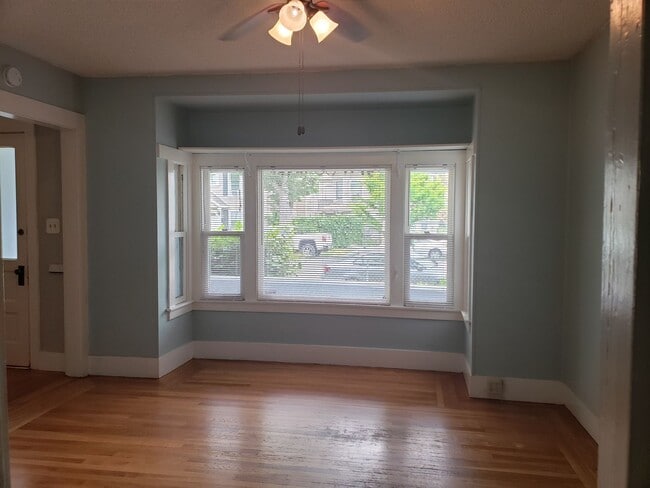 Building Photo - Immaculate 3 Bedroom, 2 Bath, 1932 sqft. H...