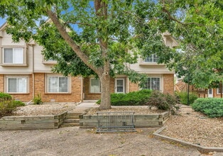 Building Photo - 175 S Sable Blvd
