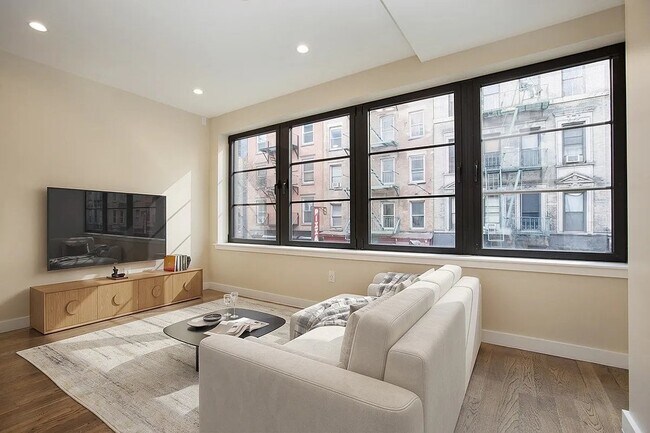 Building Photo - 152 Ludlow St