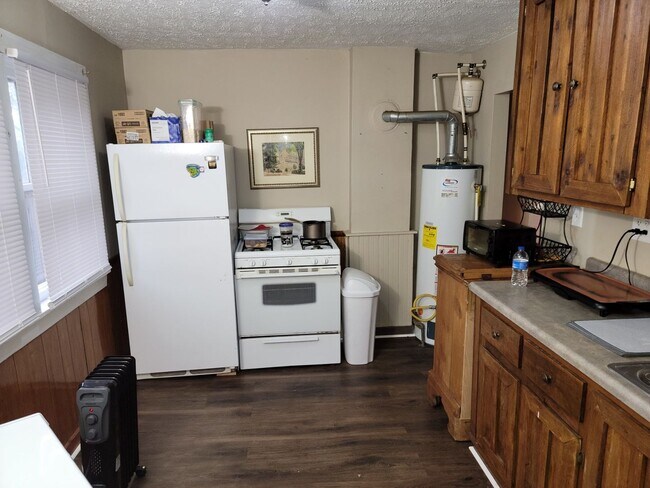 Foto del edificio - 3 bed, 1 bath single family home