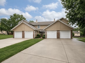 Building Photo - 3563 NE Independence Cir