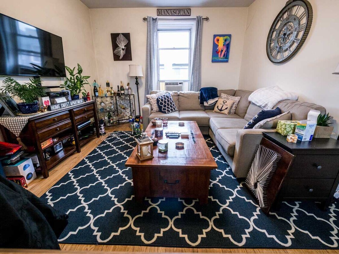 Foto principal - 740 Washington St