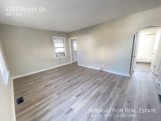 Foto del edificio - 4323 Rickey Dr