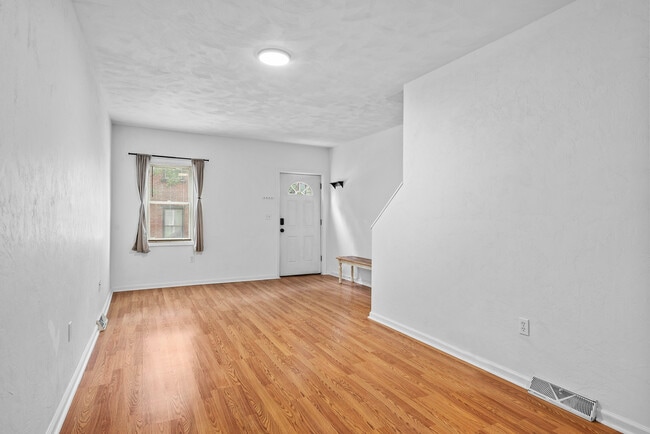 Building Photo - 1304 Breed St