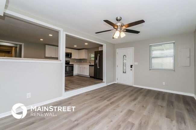 Building Photo - 1909 Glen Echo Ln