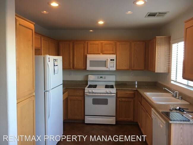 Foto del edificio - 3 br, 2.5 bath House - 7466 DESERT LUPINE