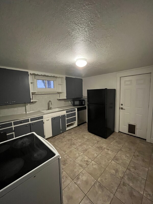 Foto del edificio - 534 S Main St