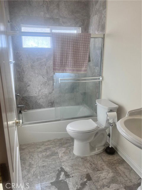 Foto del edificio - 7445 Yarmouth Ave