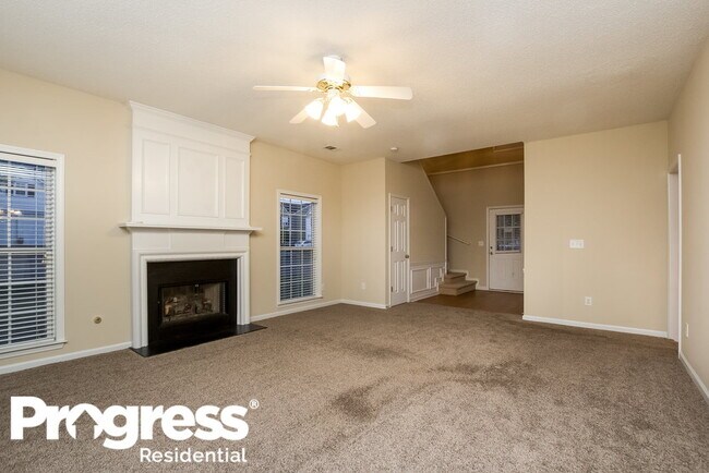 Building Photo - 4425 Ridgefair Dr