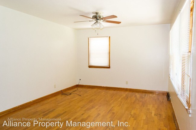 Building Photo - 816 Ratone St