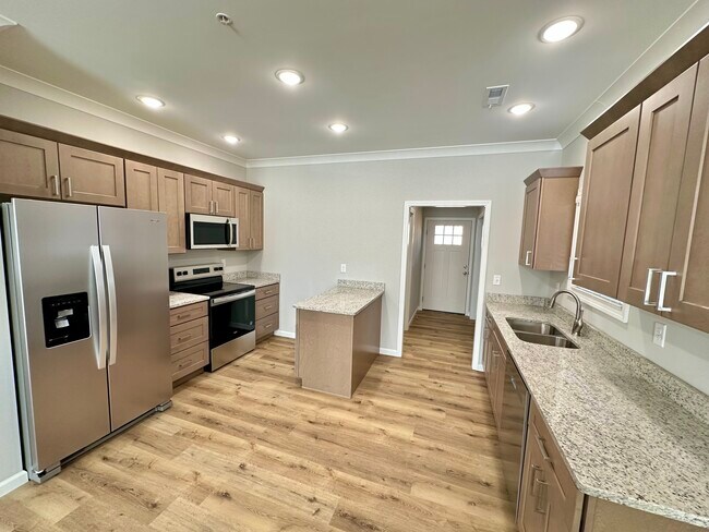 Foto del edificio - 210 Kinniard Rd