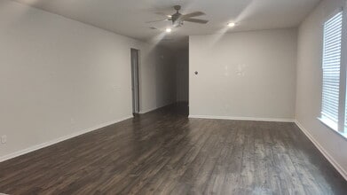 Building Photo - 225 Benelli Dr