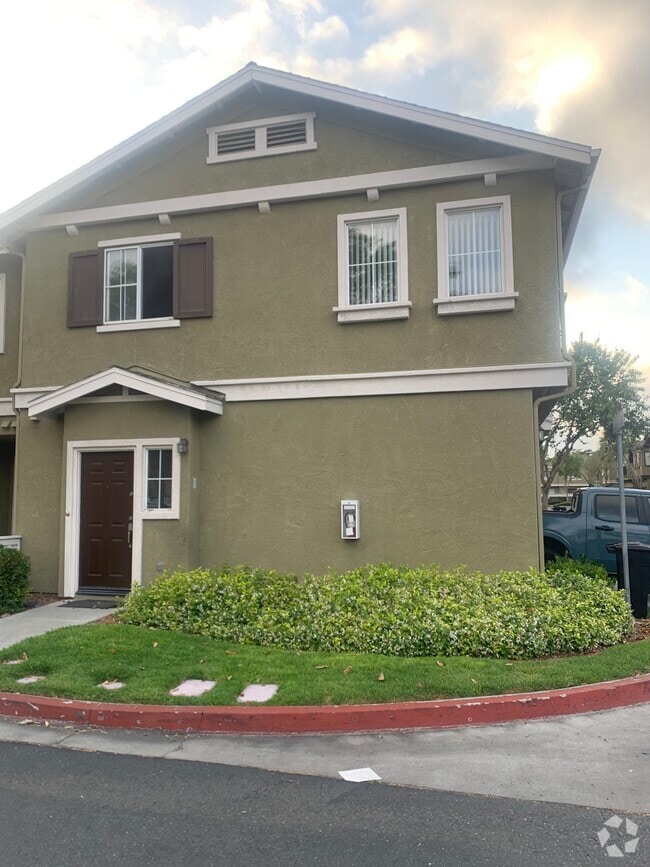 Building Photo - 1236 Aruba Cv
