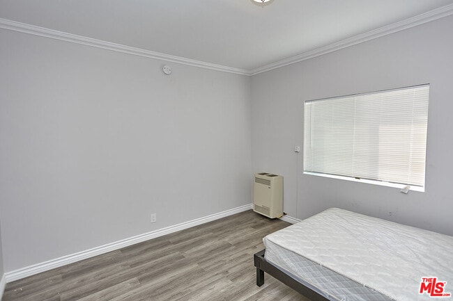 Foto del edificio - 2422 Venice Blvd.