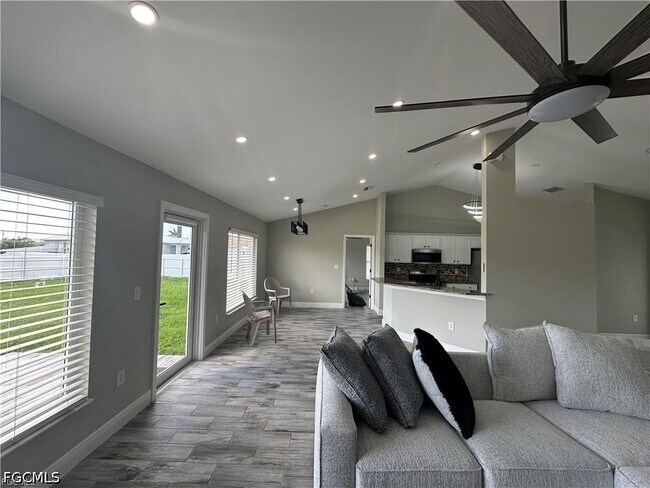 Foto del edificio - 1518 NE 43rd Ln