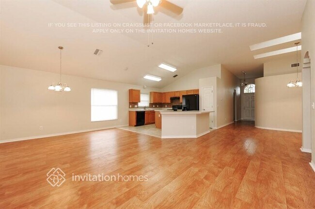 Foto del edificio - 6037 Weatherwood Cir