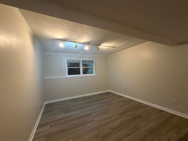 Building Photo - Salem 4 BR Home