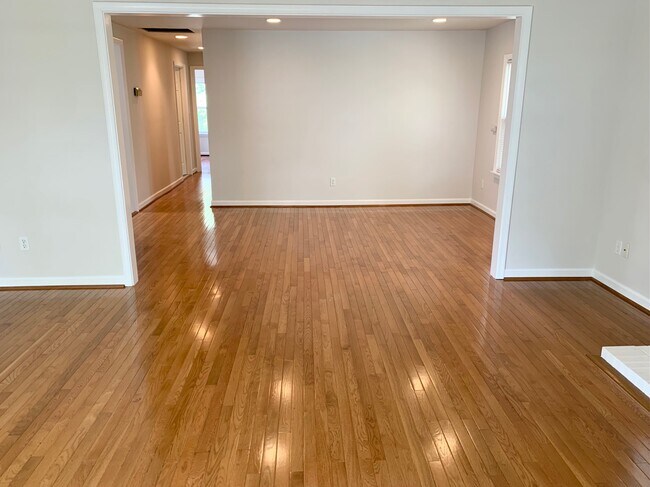 Dining Room - 414 E Lake Ave