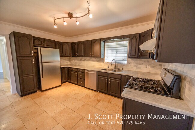 Foto del edificio - 723 W Cactus Wren Dr