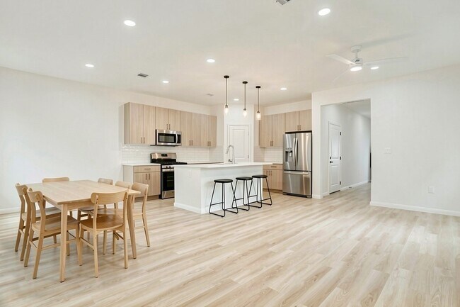 Foto del edificio - 8314 Williamsdell St