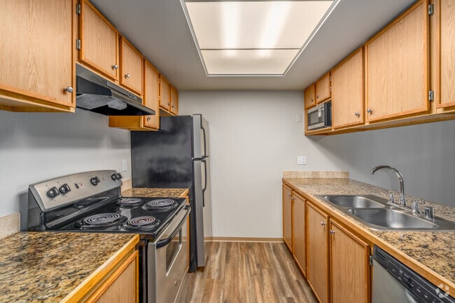 2BR, 1BA - 862SF - Kitchen - Lexington Apartments