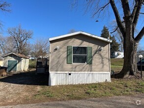 Building Photo - 1900 Harper Dr