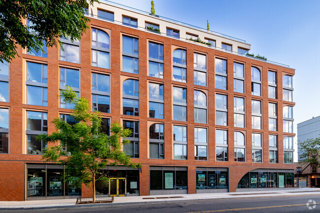 Building Photo - Arris Grand