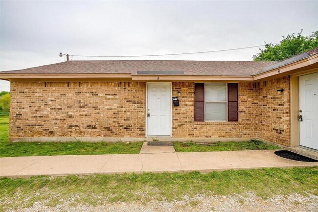 Building Photo - 2600 NW 21st St